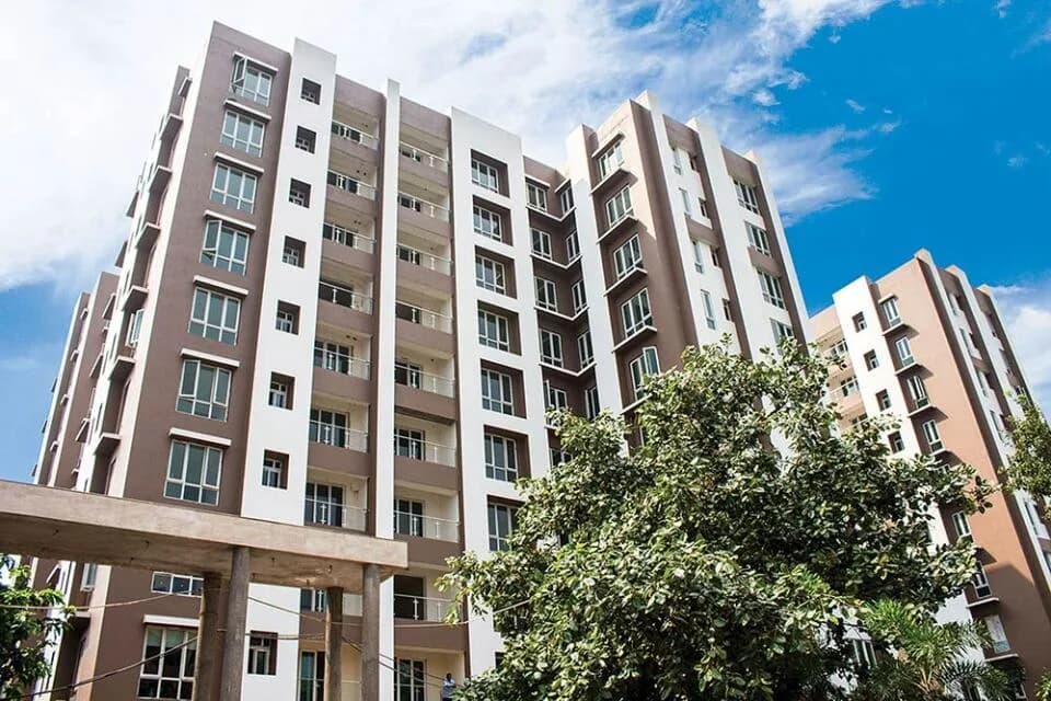 Cloud 9, Mominpore