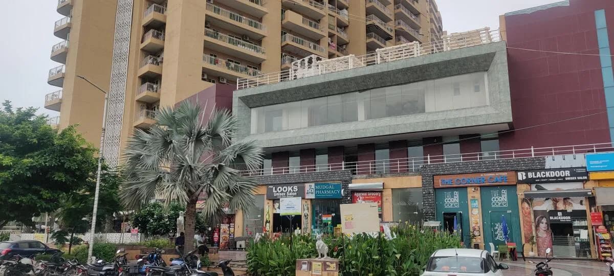 Migsun Mannat, Sector Omicron 3