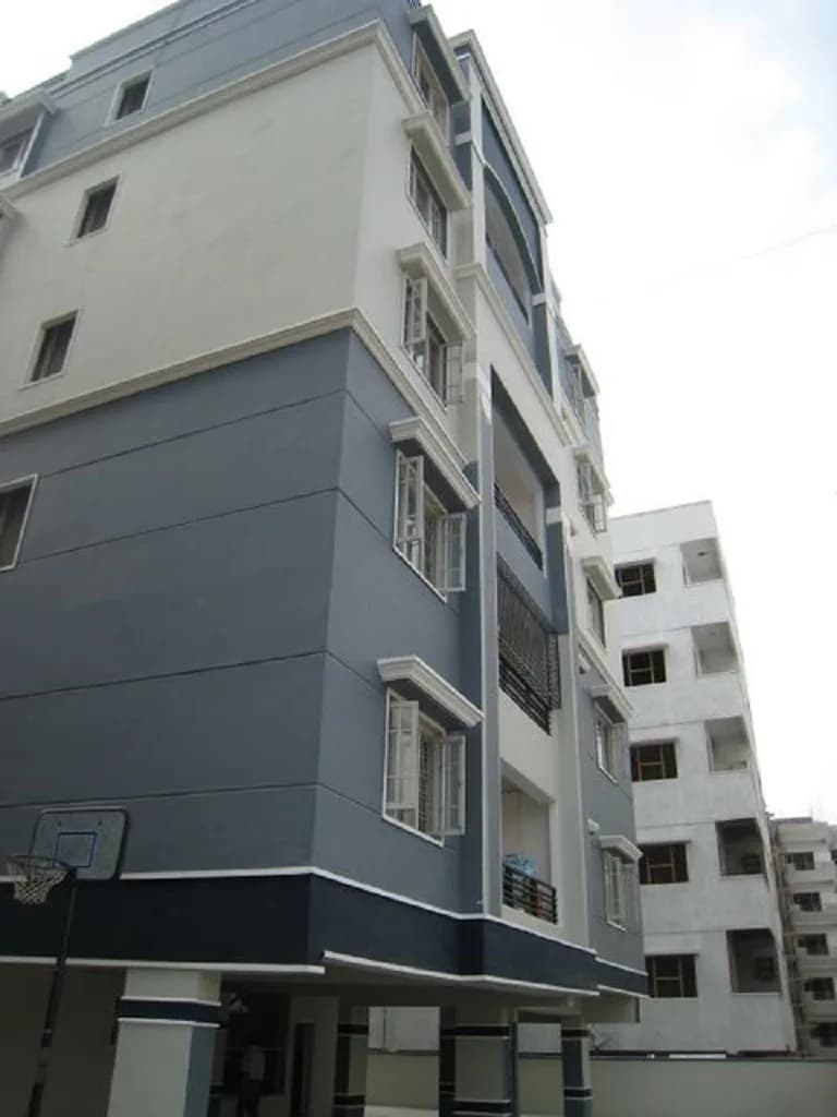 Subishis Silver Oaks Apartments — Elevation image