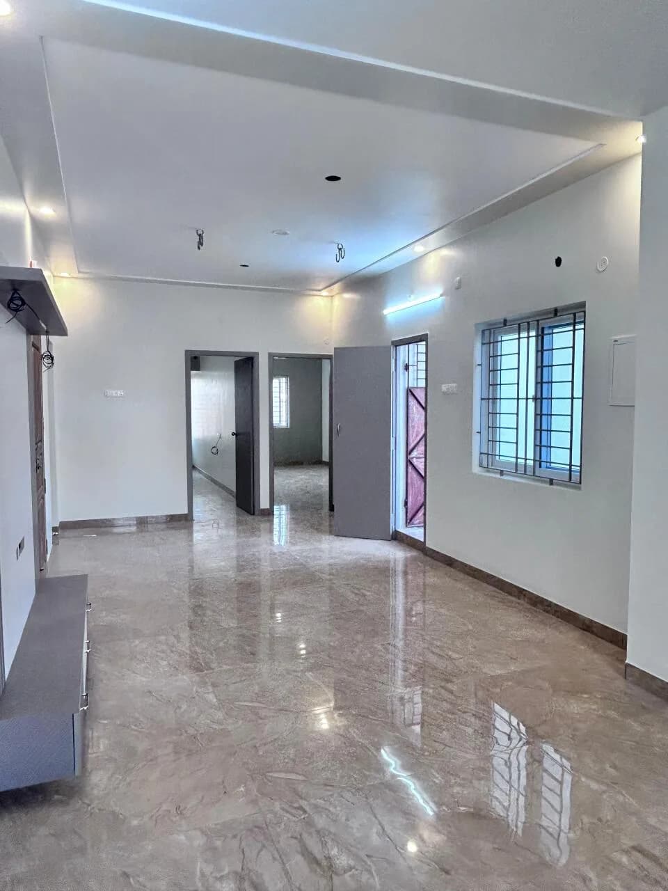 Live Royal Enclave, Madipakkam