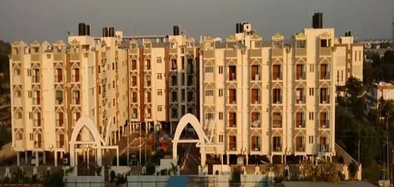 AV Hi Field, Saravanampatti 