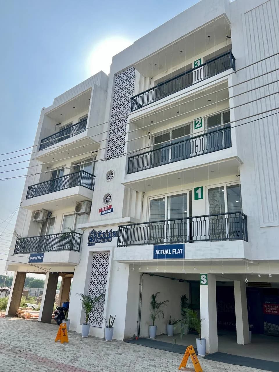 Golden Avenue, Kharar