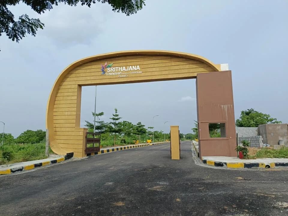 Bhoomi Srithajana, Tupran