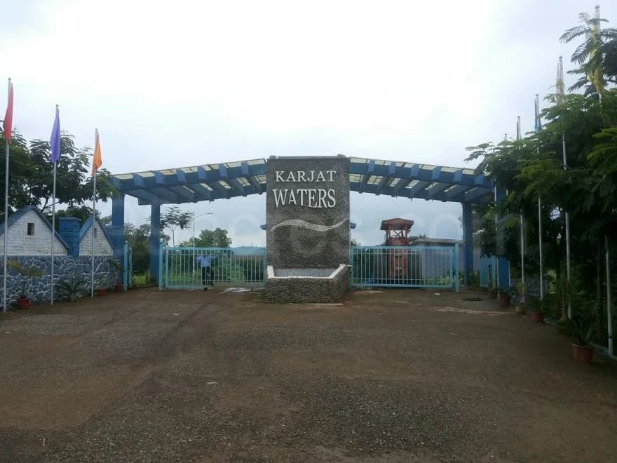 Brooksville Karjat waters, Pohi