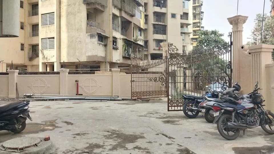 Tharwanis Sky View — Parking