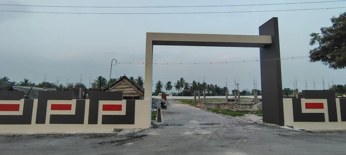 Meera Avenue, Karamadai
