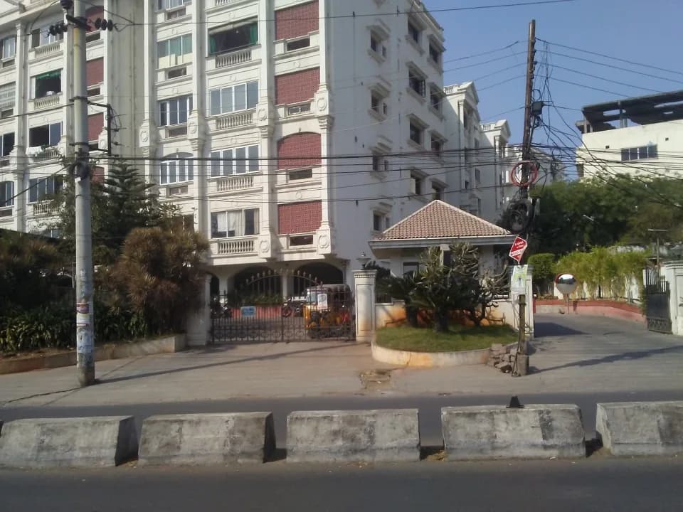 Sri krishe Meadows, Srinagar Colony