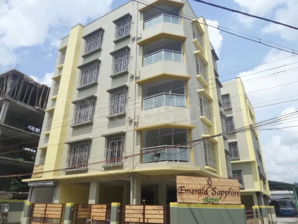 Emerald and Sapphire Greens, Tollygunge