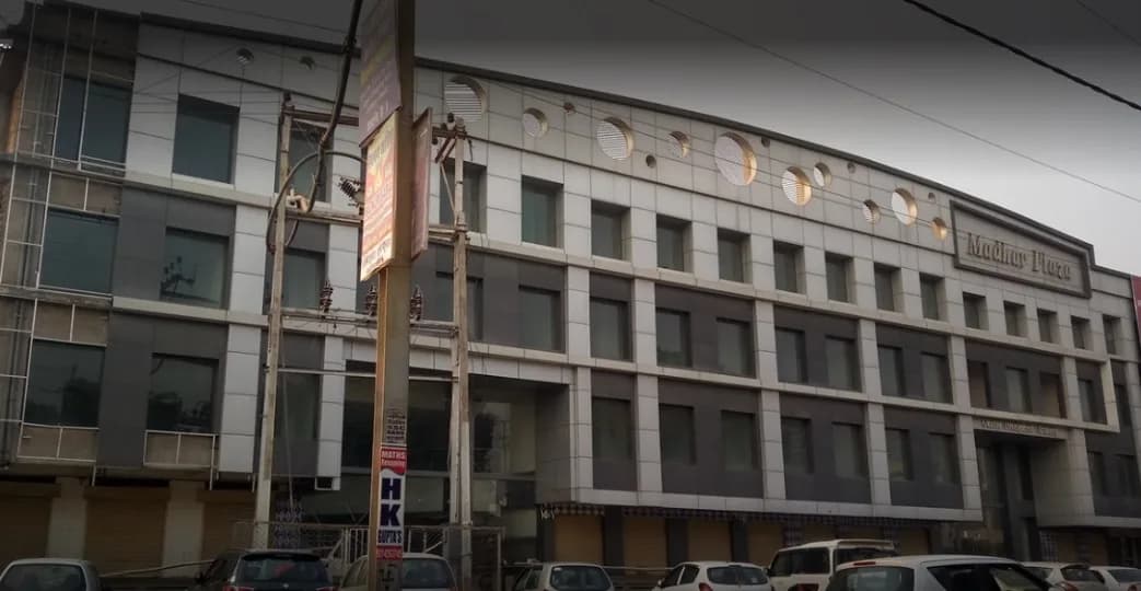 Madhav Plaza, Lohiya Bazaar