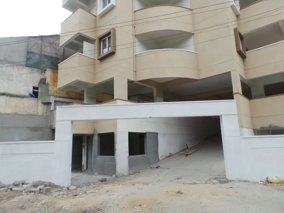 Sai Sumukha Telecom Clusters, Hanumanth Nagar