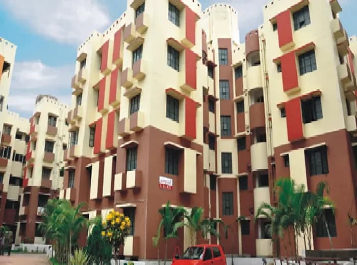Mira Garden, Madhyamgram