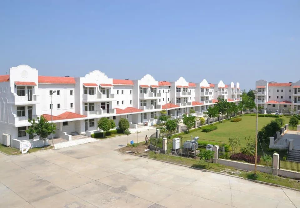 DLF Gardencity, AB Bypass Road