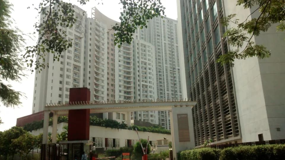 Lodha Aurum Grande, Kanjurmarg East