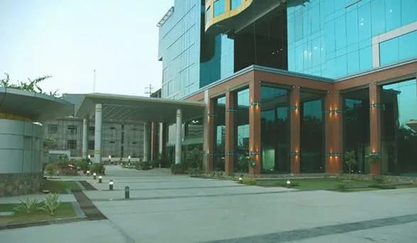 Express Trade Towers 1, Film City