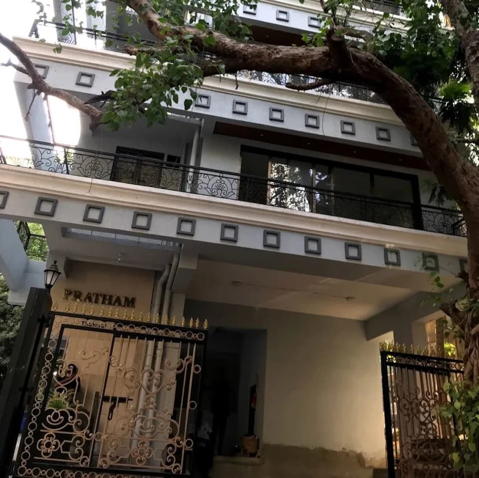 Thakural Pratham, Prabhat Colony