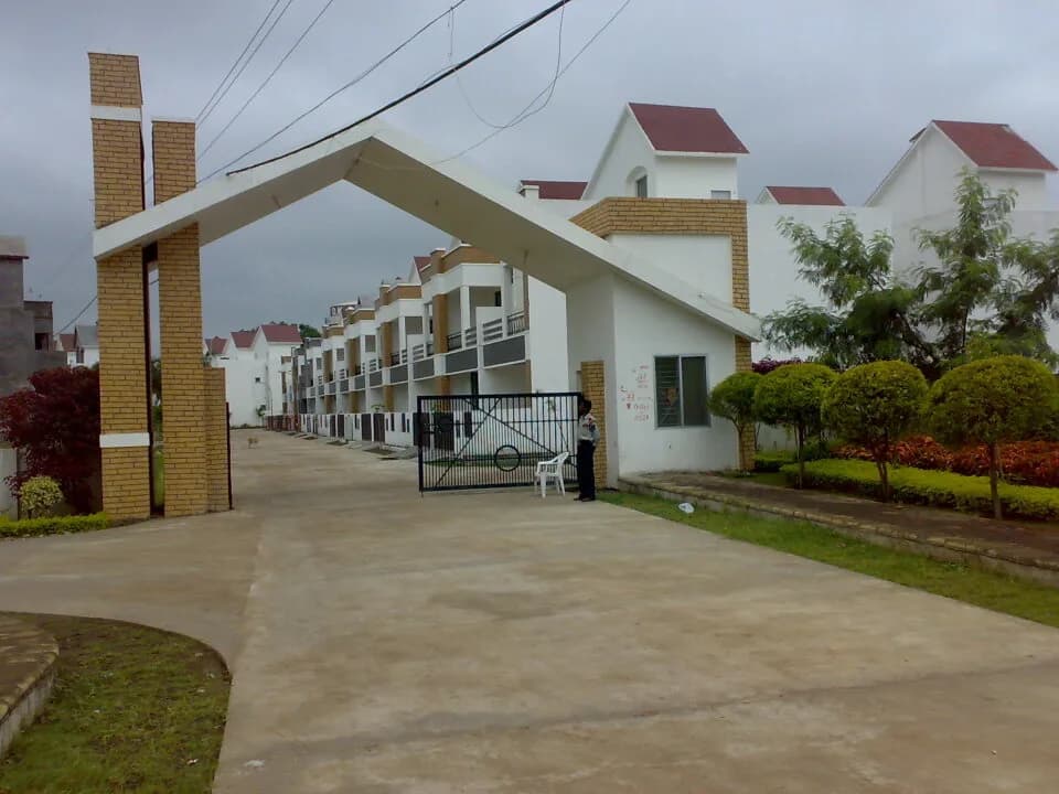 DK Cottages, Arera Colony