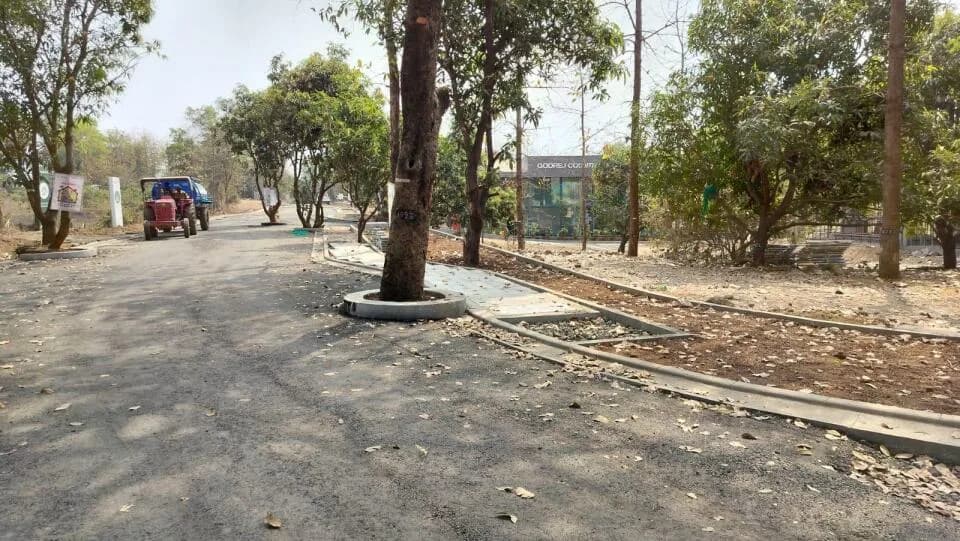 Godrej Country Estate, Manor