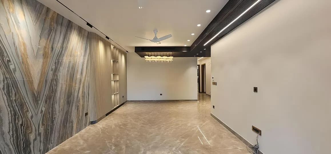 Bargainer DLF Ultra Premium Floors, DLF Phase 2