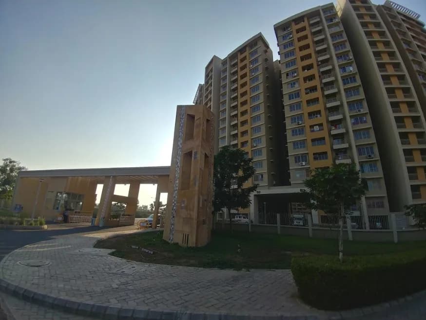 The Meadows by Adani Realty, Vaishnodevi Circle