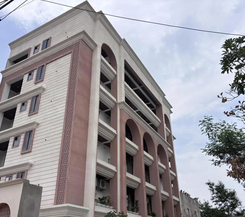 Sky Magnus, Shyam Nagar