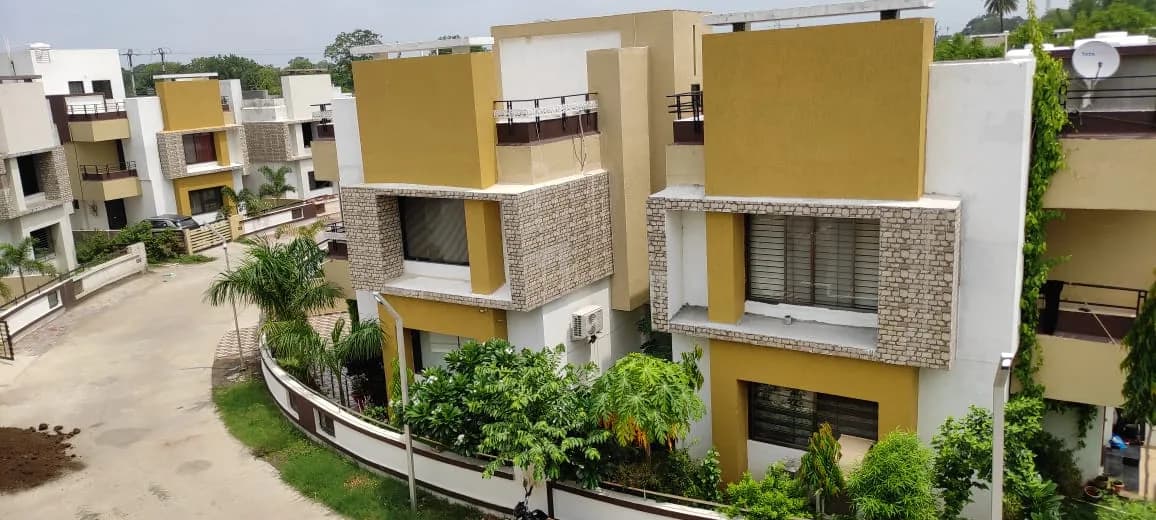 Crescent Residencys, Ichhawar Road