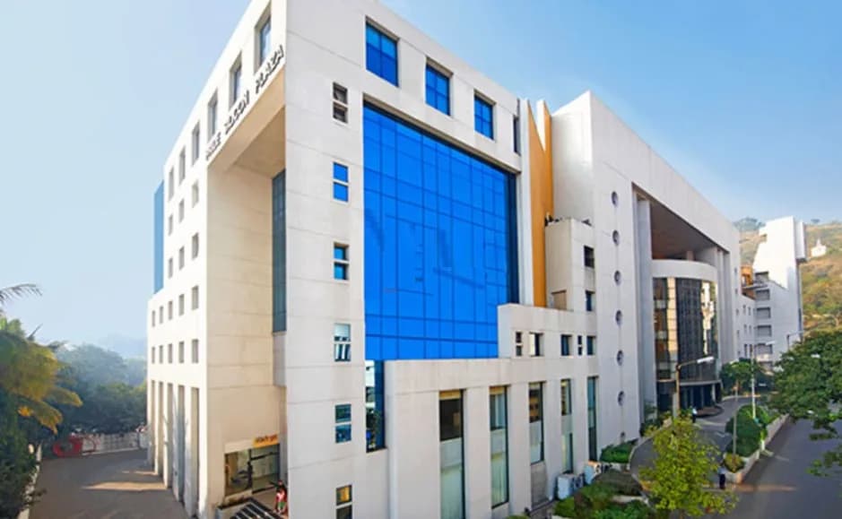 Pride Silicon Plaza, Chattushringi