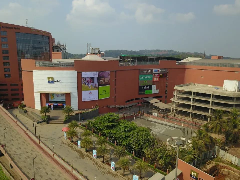 HiLITE Mall, Poovangal