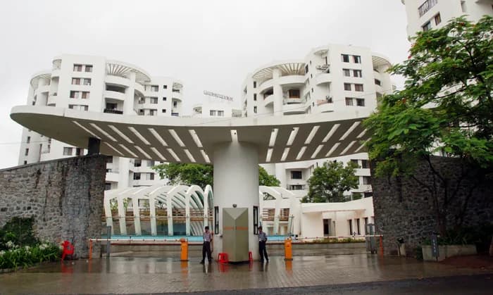 10 Kasturkunj — Entrance