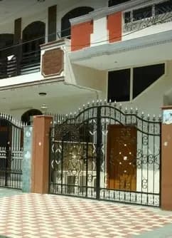 HUDA Ashok Vihar Phase 1, Laxman Vihar