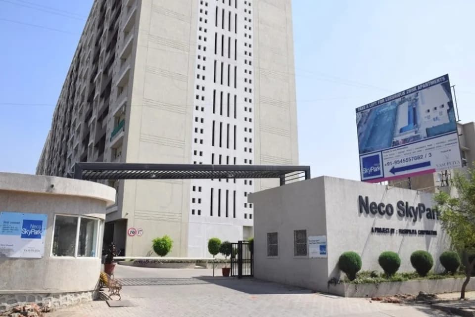 Neco Skypark, Pimple Nilakh