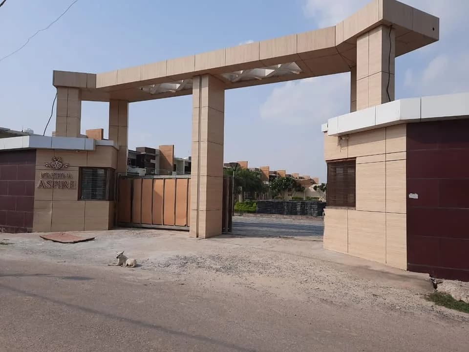 Krishna Aspire, Dayal Bagh