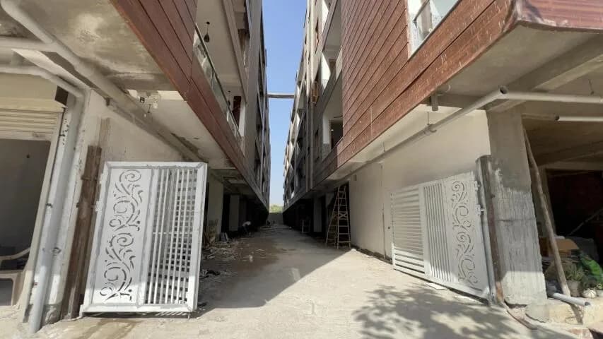 Lucky Wow Monk, Noida Extension