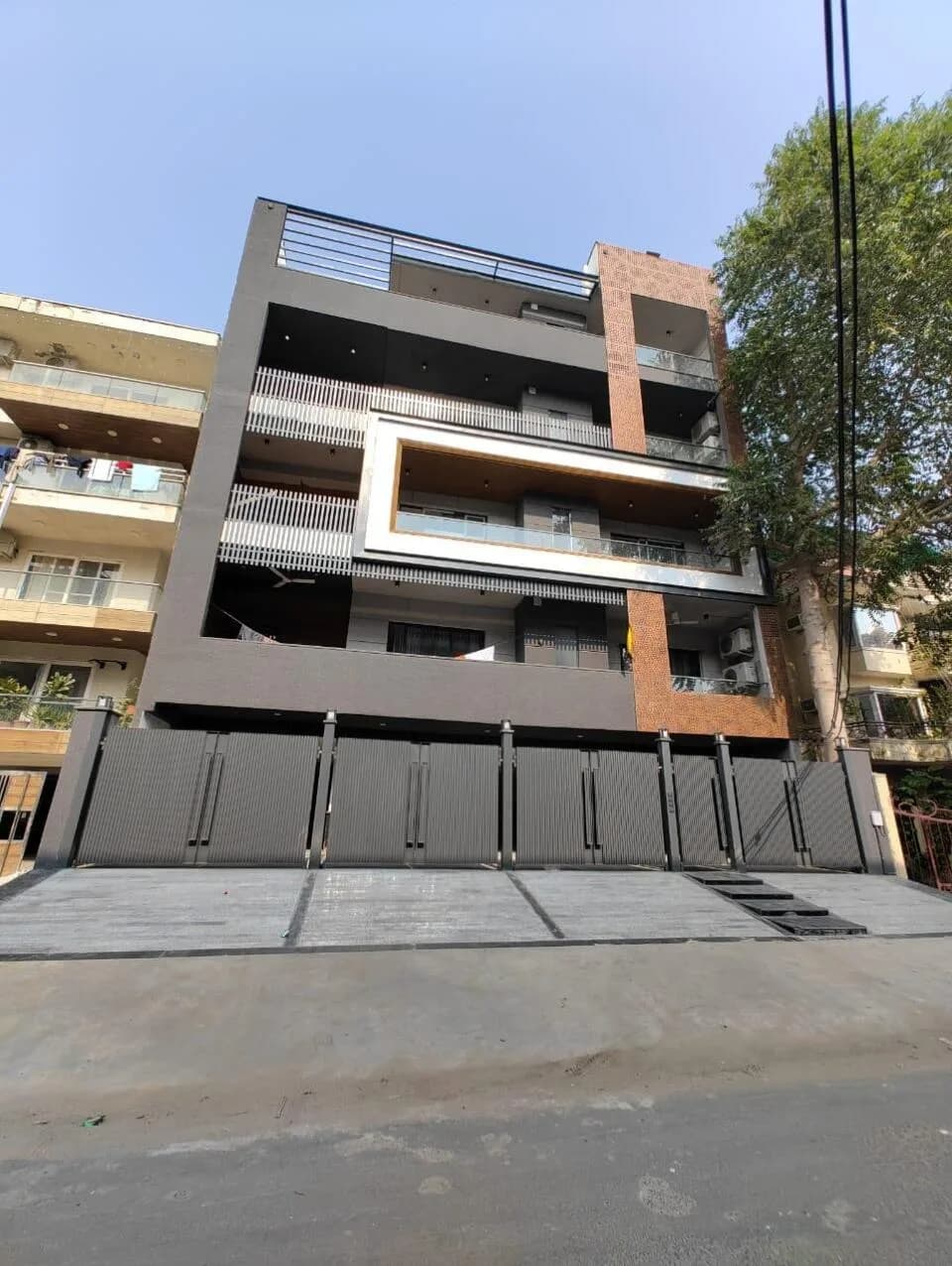 Paramount Luxury Floors, South City 2