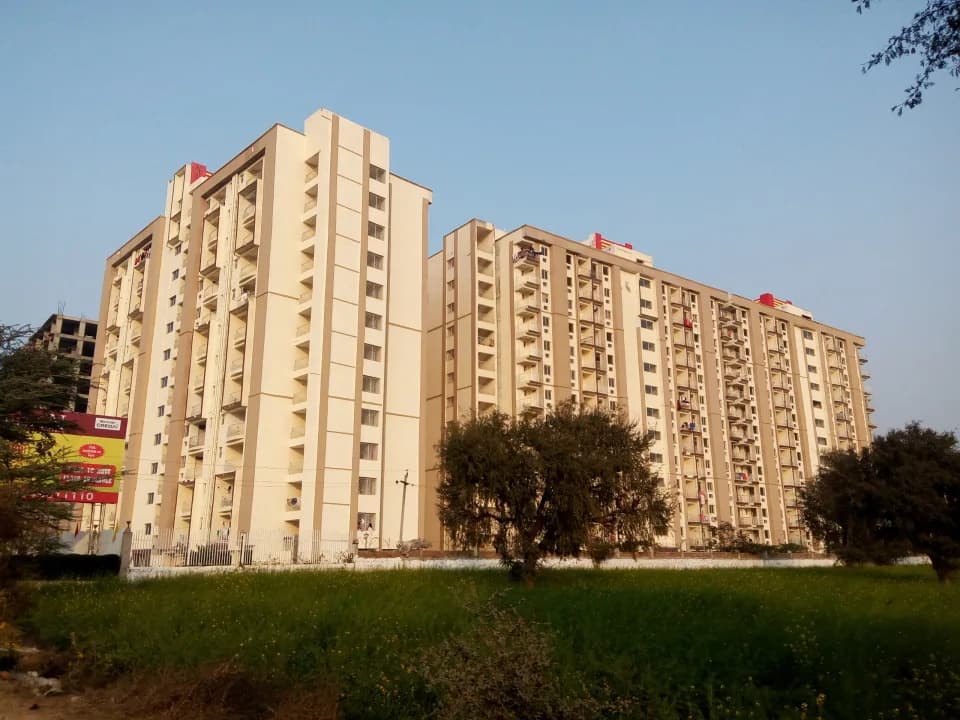 THD Royal Court, NH 8