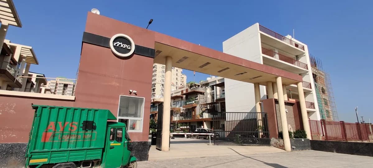 KPG Raj Villas, Morta