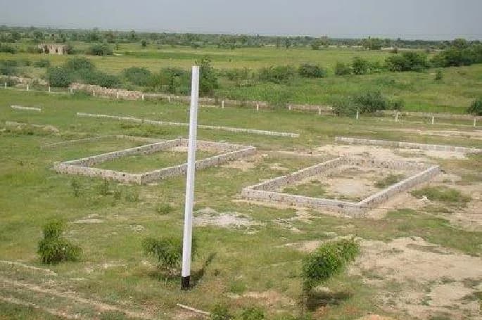 Star Developers Plots, Sector 83