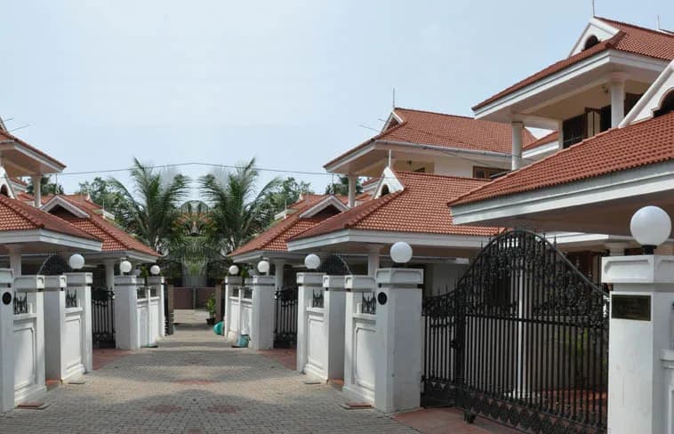 Bintel Rich Field Villas — side view