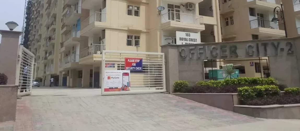 CNM Royal Crest, Raj Nagar Extension