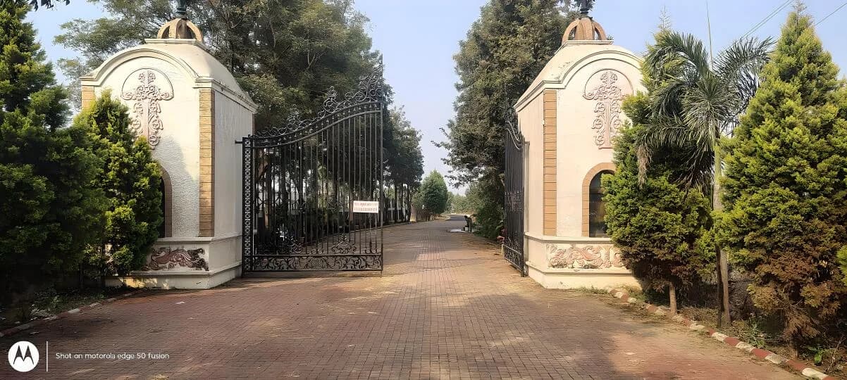 Arya Royal Villas — Entrance