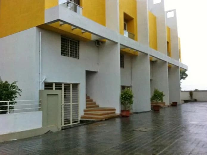 Naseeba Prime Villas, Undri