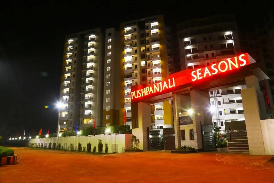 Pushpanjali Seasons, Dayal Bagh
