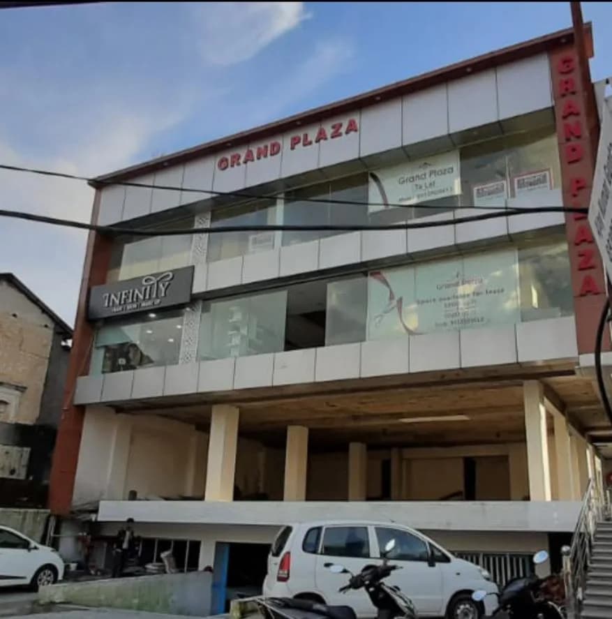 Grand Plaza, Hathibarkala