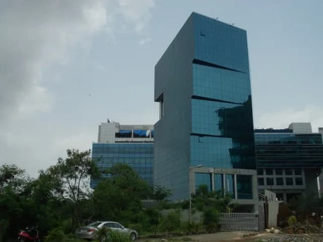 Hubtown Ackruti Gold, Bandra East