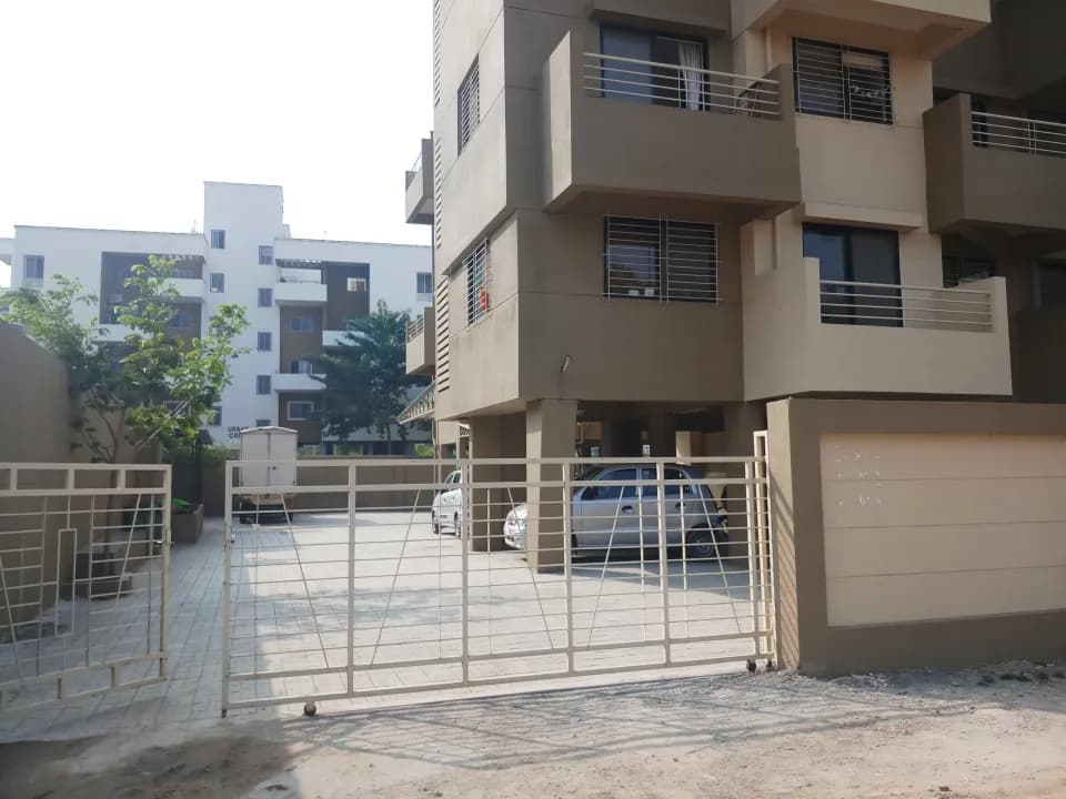 Achalare Shreephal, Baner