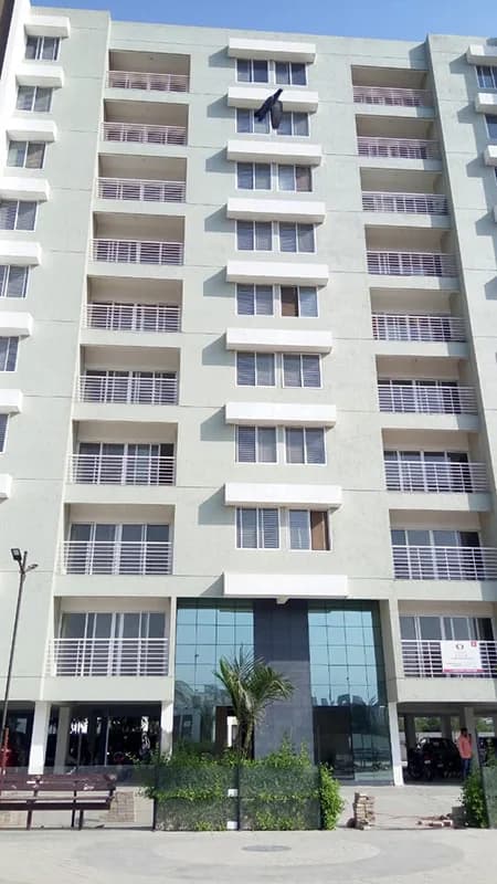 Narayan Aura, Atladra