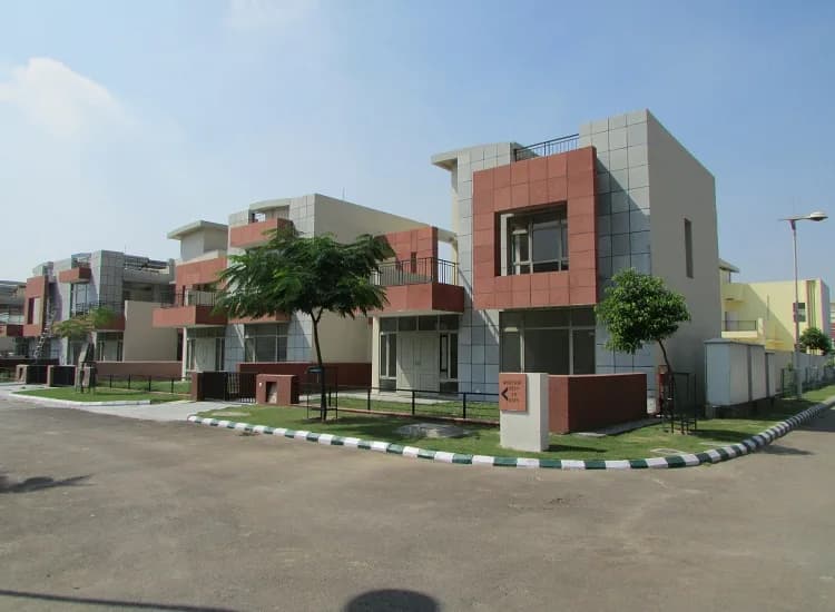 Eldeco County Villas, Sector 19