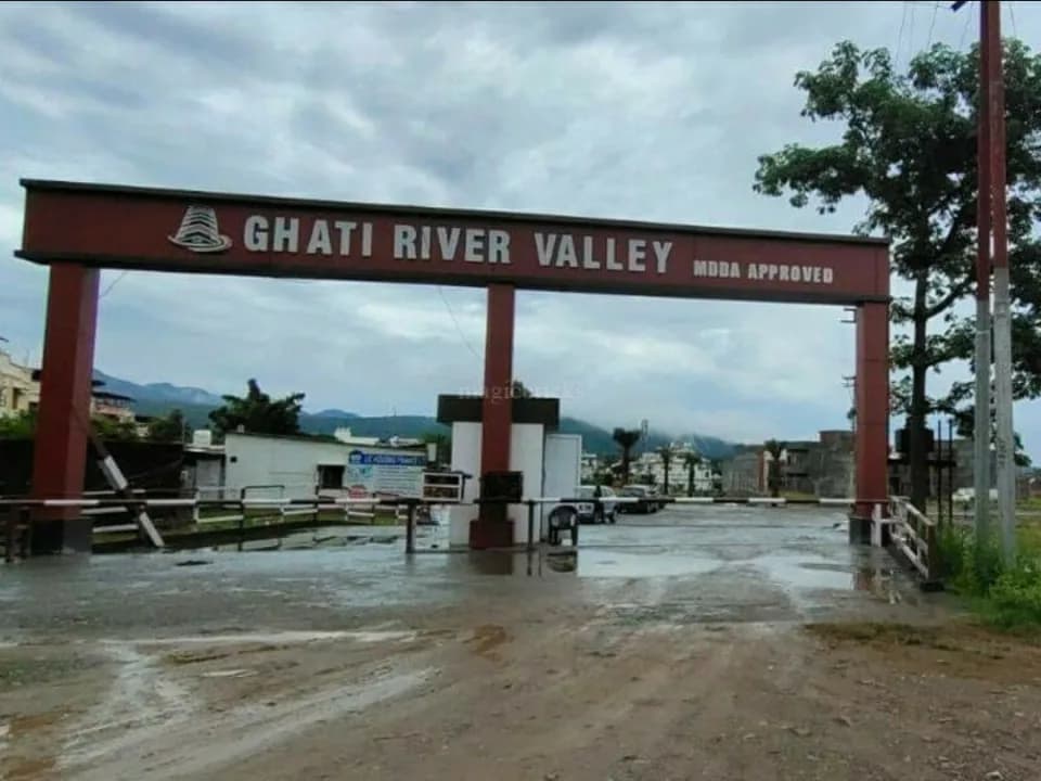 Doon Ghati River Valley, Canal Road