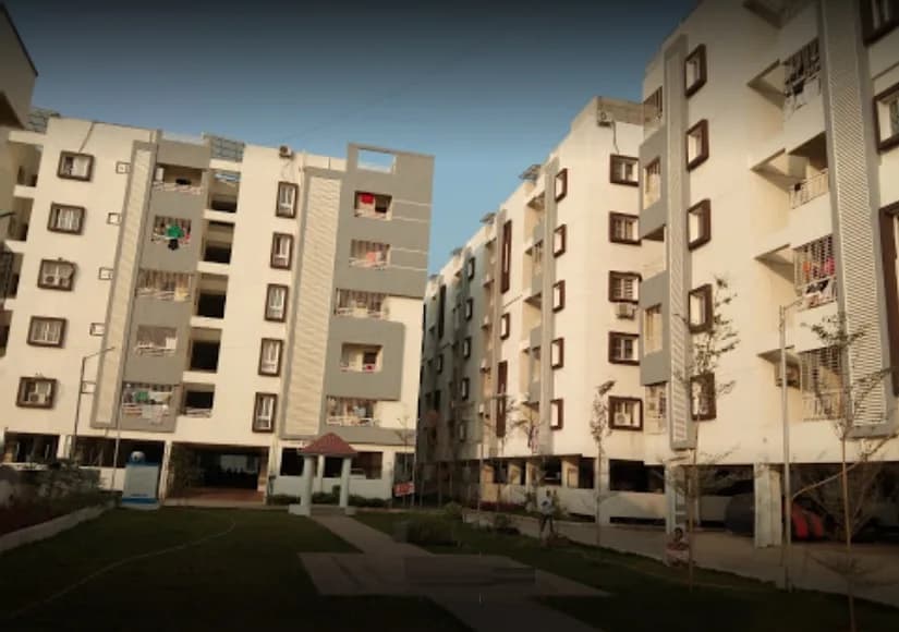 Divine Allura, Chandanagar