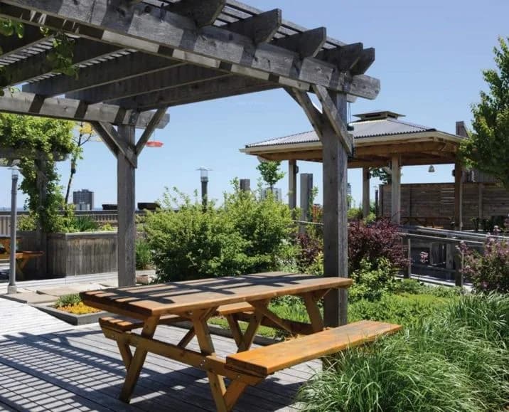 LGCL United Towers — Garden