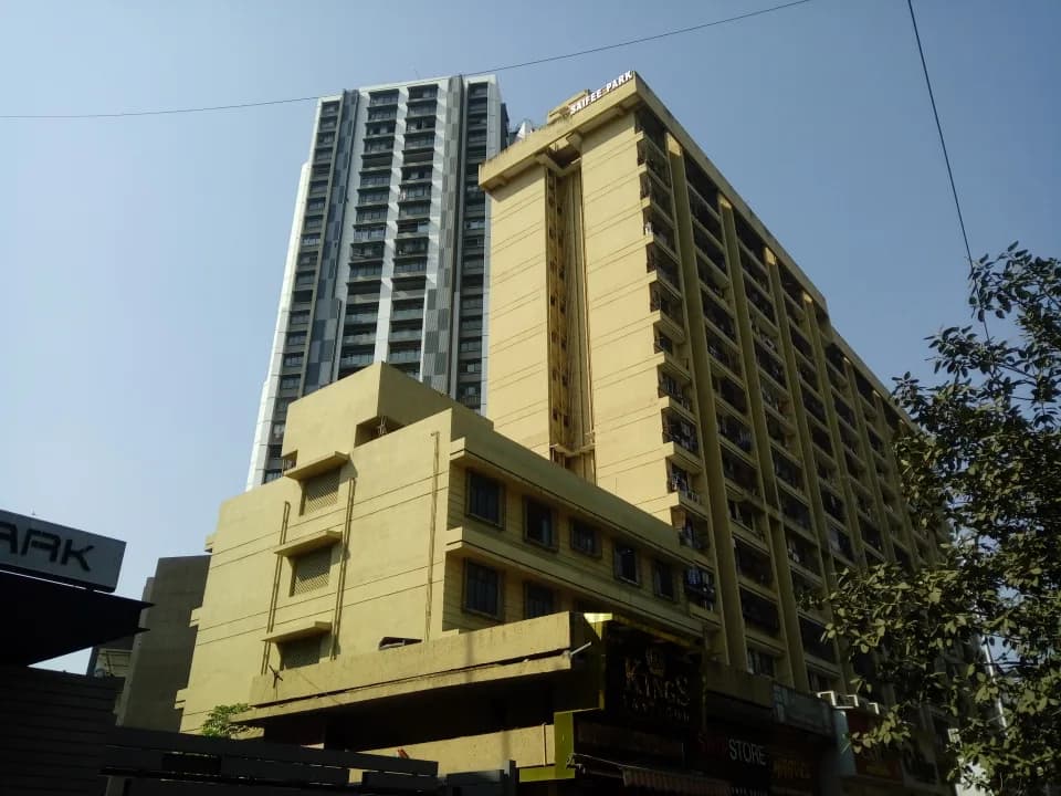 Redstone Saifee Park, Mustafa Bazar